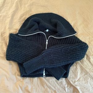 Urban outfitters – knit zip up